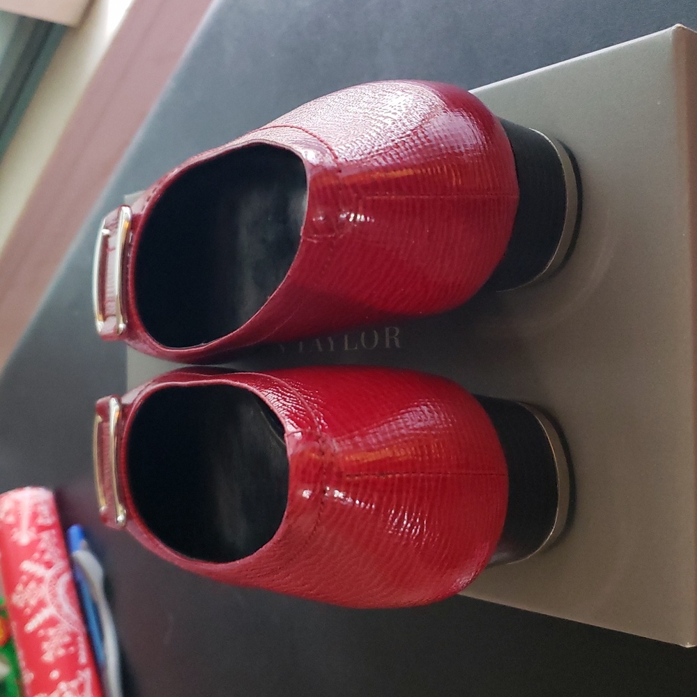 Ann Taylor Jacki Red Square Toe Flat Size 7 NIB - Picture 3 of 7